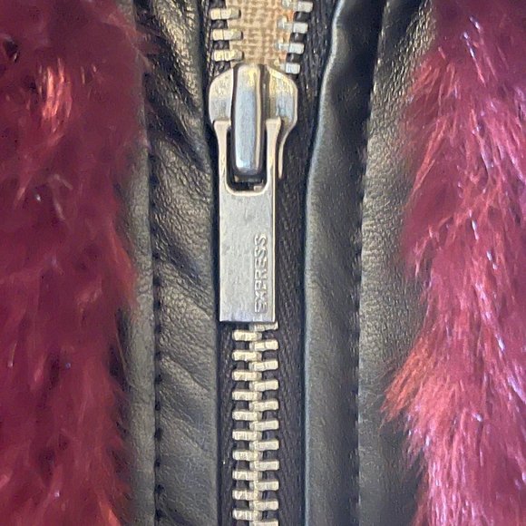 ✨Host Pick✨ Express Faux Fur Cropped Coat - Burgundy - Picture 3 of 7